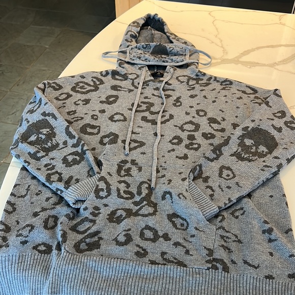 Fate loungewear set with mask.  Large. - Picture 4 of 6